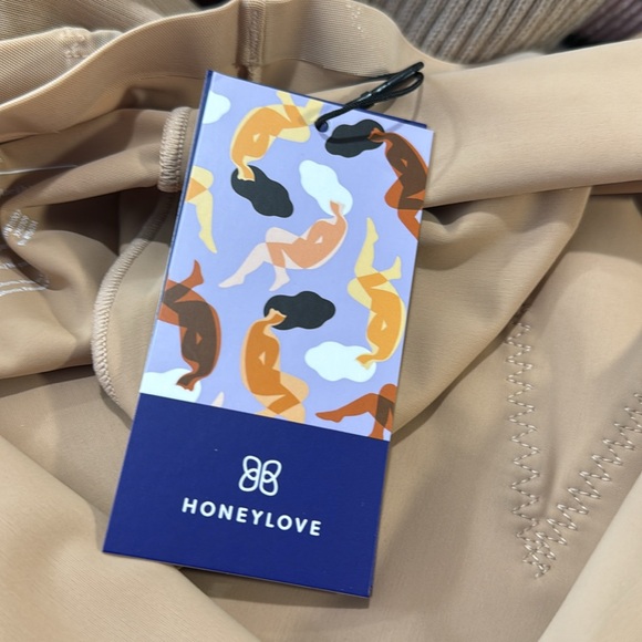 HONEYLOVE SuperPower Mid Waist Short
Sand-3X - Picture 4 of 6